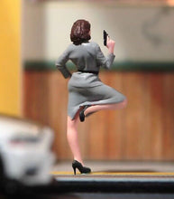 Load image into Gallery viewer, 1:64 Painted Figure Model Miniature Resin Diorama Sand Lady Female Agent Beauty Collection
