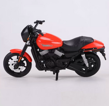 Load image into Gallery viewer, Maisto 1:18 Orange 2015 Harley Street 750 Motorcycle Bike Sport Model Diecast
