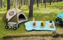 Load image into Gallery viewer, 1:64 Painted Figure Model Miniature Resin Diorama Camping Outdoor Picnic BBQ Toy Collection

