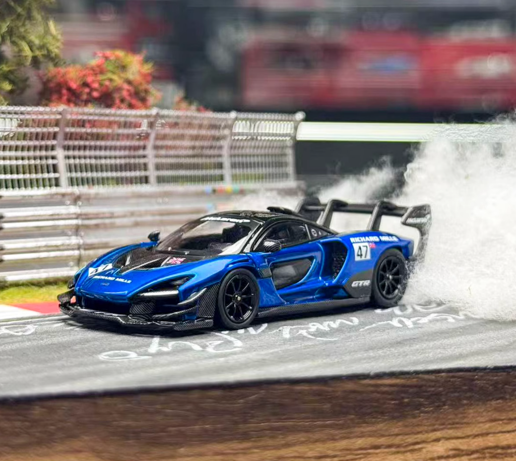 CM 1:64 Blue Senna GTR #47 Racing Sports Model Diecast Metal Car New Collection