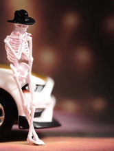 Load image into Gallery viewer, 1:64 Painted Figure Model Miniature Resin Diorama Sand Skeleton Skull Toy White Collection
