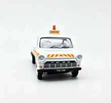 Load image into Gallery viewer, 1:76 Transit Road Rescue Towing Trailer Truck Model Diecast Metal Car New Collection
