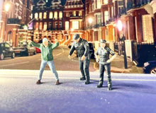 Load image into Gallery viewer, 1:64 Painted Figure Mini Model Miniature Resin Diorama Police Catch Criminal Toy New
