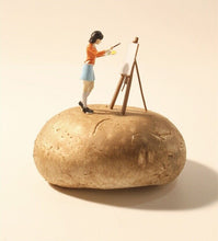 Load image into Gallery viewer, 1:64 Painted Figure Model Miniature Resin Diorama Sand Artists Painting Painter
