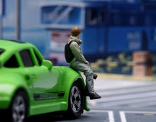 Load image into Gallery viewer, 1:64 Painted Figure Model Miniature Resin Diorama Toy Sand Photographer Cool Man
