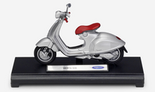 Load image into Gallery viewer, WELLY 1:18 2014 946 Sports Classic Vintage Model Diecast Metal Motorcycle

