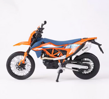 Load image into Gallery viewer, Maisto 1:12 Orange 2023 KTM 690 SMC R Motorcycle Bike Sports Model Diecast New Collection
