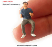 Load image into Gallery viewer, 1:64 Painted Figure Mini Model Miniature Resin Diorama Director Discussing Man
