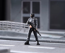 Load image into Gallery viewer, 1:64 Painted Figure Model Miniature Resin Diorama Toy Sand Bandit Ganster Set

