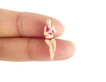 Load image into Gallery viewer, 1:64 Painted Figure Model Miniature Resin Diorama Sand Beach Beauty Bikini Girl
