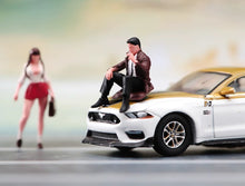 Load image into Gallery viewer, 1:24 Painted Figure Model Miniature Resin Diorama  Sand Sitting Suit Man Cool
