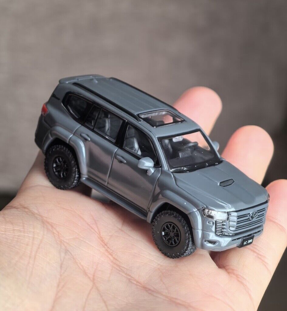 Masdi 1:64 Gray LC300 Land Cruiser ORV SUV Sports Model Diecast Metal Car New Collection