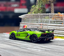 Load image into Gallery viewer, HH 1:64 Green Aventador SVJ LP770-4 Racing Sports Model Diecast Metal Car New Collection
