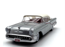 Load image into Gallery viewer, 1:87 Silver Oldsmobile 88 Convertible Sports Model Diecast Metal Car New Collection

