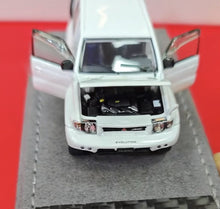 Load image into Gallery viewer, IHCM 1:64 HEC White Pajero Evolution ORV Sports Open Model Diecast Metal Car
