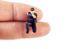 Load image into Gallery viewer, 1:64 Painted Figure Mini Model Miniature Resin Diorama Sand Toy Policeman Police New
