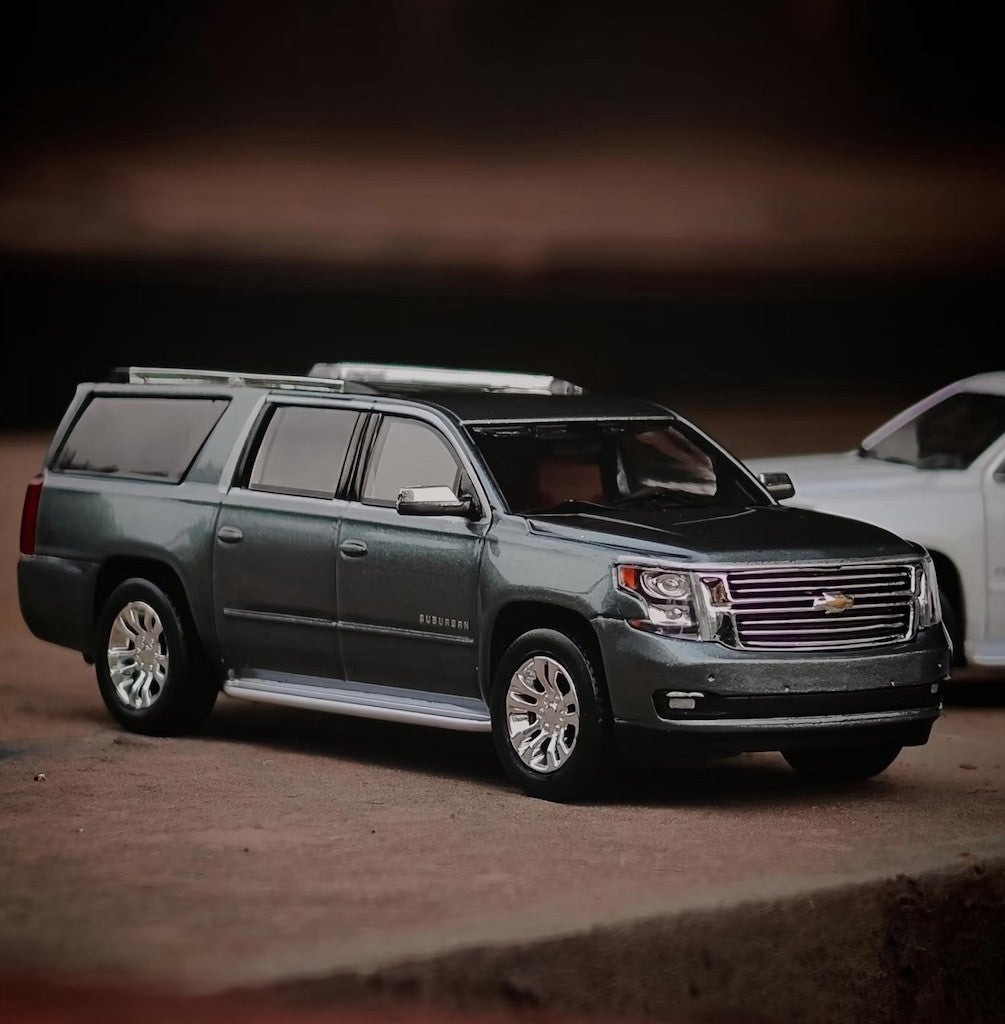 GOC 1:64 Gray 2015 Suburban Full Sized SUV Model Diecast Metal Car New Collection