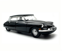 Load image into Gallery viewer, 1:76 Black 1967 DS19 Sedan Sports Model Diecast Metal Car New Collection
