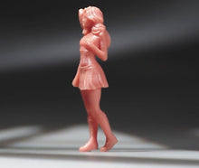 Load image into Gallery viewer, 1:64 Painted Unpainted Figure Model Miniature Resin Diorama Sand Super Girl
