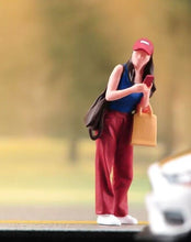 Load image into Gallery viewer, 1:64 Painted Figure Model Miniature Resin Diorama Sand Shopping Pretty Girl Lady
