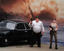 Load image into Gallery viewer, 1:64 Painted Figure Model Miniature Resin Diorama Sand Ganster Bandit Robbery
