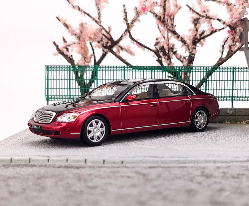 SH 1:64 Red Black Top 62S Maybach Luxury Sedan Model Diecast Metal Car New
