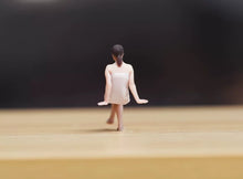 Load image into Gallery viewer, 1:24 Painted Figure Model Miniature Resin Diorama  Sand Woman Wearing a Towel
