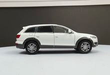 Load image into Gallery viewer, Masdi 1:64 White 2008 Q7 FSI Full Size SUV Sport Model Diecast Metal Car BN
