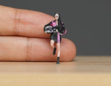 Load image into Gallery viewer, 1:64 Painted Figure Model Miniature Resin Diorama Sand Beauty Lady With Helmet

