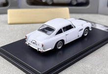 Load image into Gallery viewer, DCM 1:64 White 1964 DB5 Classic Coupe Figure Model Diecast Metal Car New
