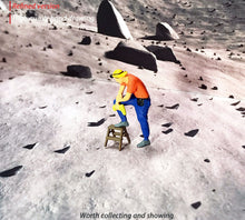 Load image into Gallery viewer, 1:64 Painted Figure Mini Model Miniature Resin Diorama Holding Drill Repairman
