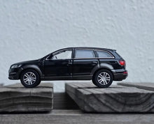 Load image into Gallery viewer, Masdi 1:64 Black 2008 Q7 FSI Full Size SUV Sport Model Diecast Metal Car BN
