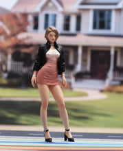 Load image into Gallery viewer, 1:24 Painted Figure Model Miniature Resin Diorama Short Hair Beauty Woman Lady

