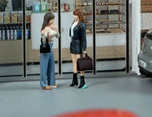 Load image into Gallery viewer, 1:64 Painted Figure Mini Model Miniature Resin Diorama Lady Brown Hair Girl Bag
