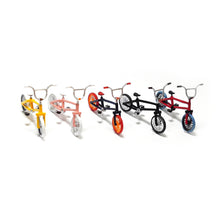 Load image into Gallery viewer, 1:64 Painted Figure Mini Model Miniature Resin Diorama Sand Toy Slunt Bicycle
