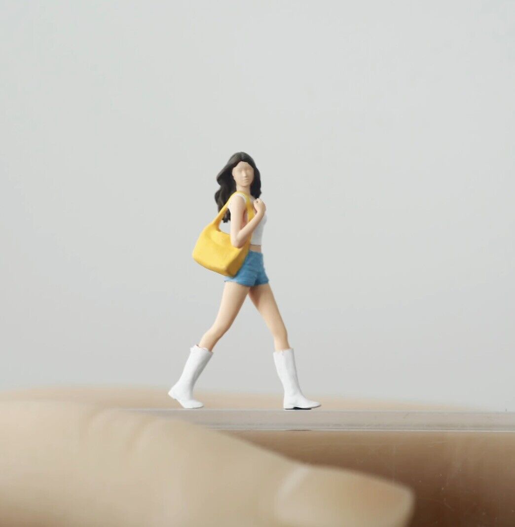 1:64 Painted Figure Model Miniature Resin Diorama Sand Beauty Fashion Girl Lady