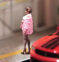 Load image into Gallery viewer, 1:64 Painted Figure Model Miniature Resin Diorama Sand Lady Cute Girl Street Collection
