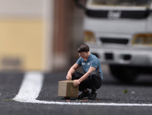 Load image into Gallery viewer, 1:64 Painted Figure Model Miniature Resin Diorama Sand Courier Porter Worker Set
