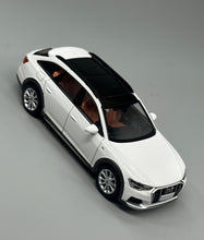 Load image into Gallery viewer, Masdi 1:64 White A6 Allroad Wagon Sports Model Diecast Metal Car New Collection
