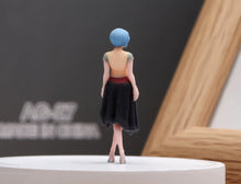 Load image into Gallery viewer, 1:64 Painted Figure Model Miniature Resin Diorama Toy Sand Sexy Girl Lady Beauty
