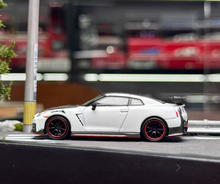 Load image into Gallery viewer, MINIGT 1:64 Pearl White 2024 GTR R35 Nismo Sports Model Diecast Metal Car New Collection
