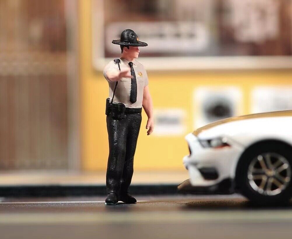 1:64 Painted Figure Model Miniature Resin Diorama Sand American Patrol Police Collection