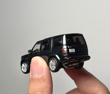 Load image into Gallery viewer, WHELART 1:64 2014 Green Discovery 4 ORV SUV Model Diecast Metal Car New Collection
