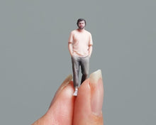 Load image into Gallery viewer, 1:64 Painted Figure Model Miniature Resin Diorama Sand Walking Man Cool Guy
