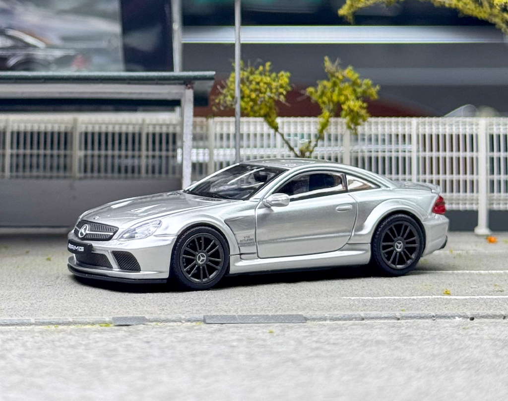 GUM 1:64 Silver SL65 AMG R230 Coupe Sports Model Diecast Metal Car New Collection