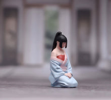 Load image into Gallery viewer, 1:64 Painted Figure Model Miniature Resin Sand Diorama Japanese Woman Kimono New
