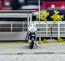 Load image into Gallery viewer, CM 1:64 2022 MV Agusta F3 Rosso Figure Sports Model Diecast Metal Motorcycle
