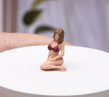Load image into Gallery viewer, 1:64 Painted Figure Model Miniature Resin Diorama Sand Toy Sitting Bikini Woman

