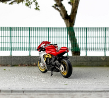 Load image into Gallery viewer, CM 1:64 Agusta Superveloce SV800 Figure Model Diecast Metal Motorcycle Bike
