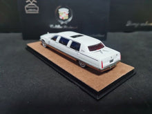 Load image into Gallery viewer, XG 1:64 White Fleetwood Sedan Limousine Classic Model Diecast Metal Car New
